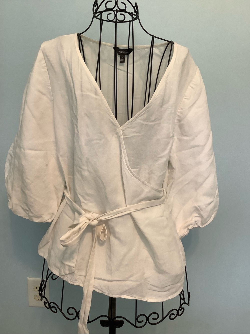 The Limited Women’s Faux Wrap Top Balloon Sleeve– Size Medium – White